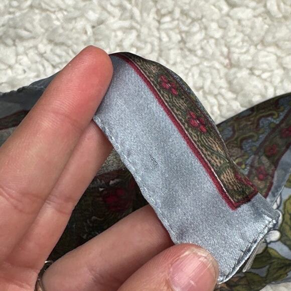 Floral Romantic Silky Scarf Made in Italy Lightweight Girly Rose S14 - Picture 10 of 10